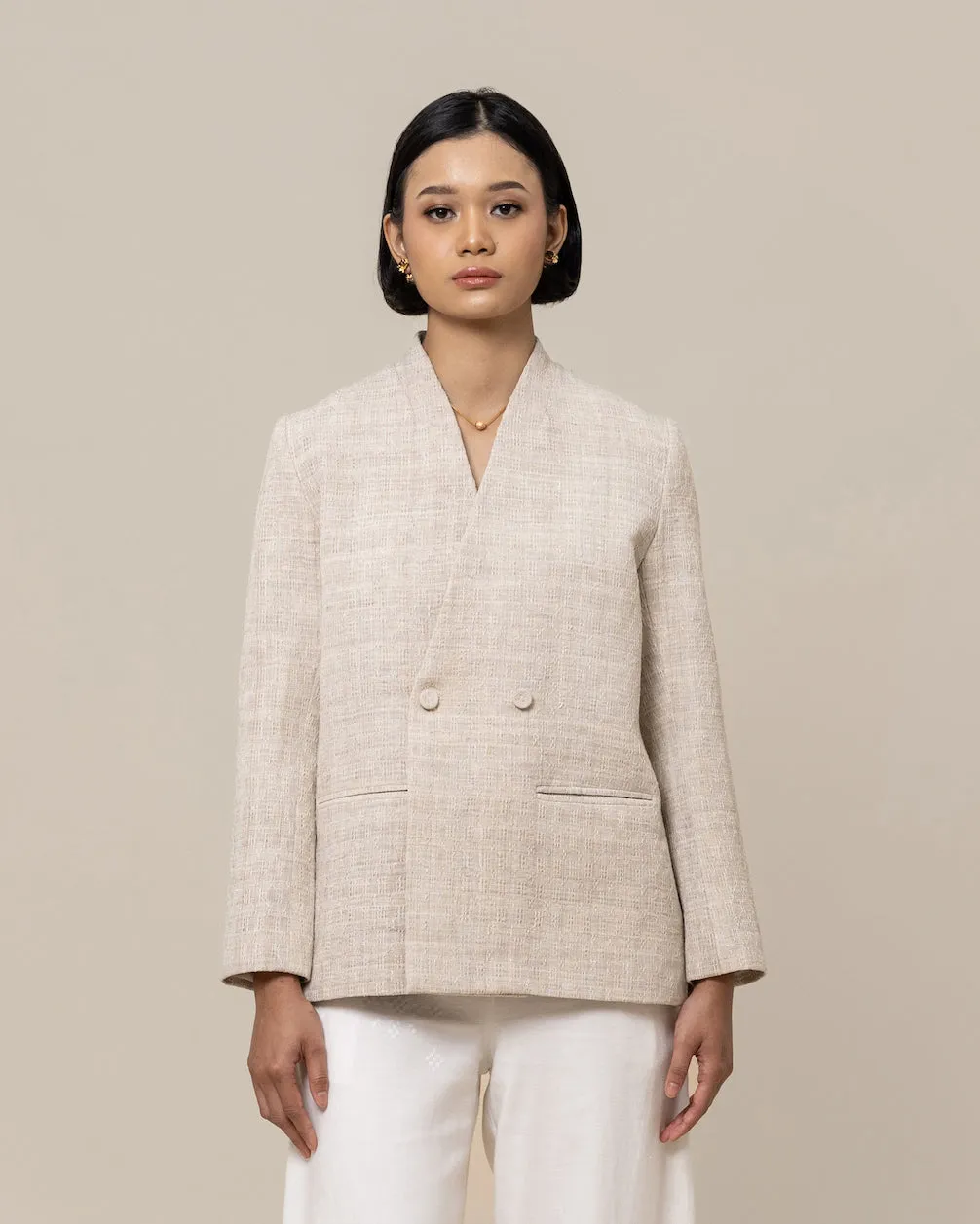 PAKAR6WIN Boxy Blazer in Kapas handwoven cotton warna raw white elegan dan stylish
