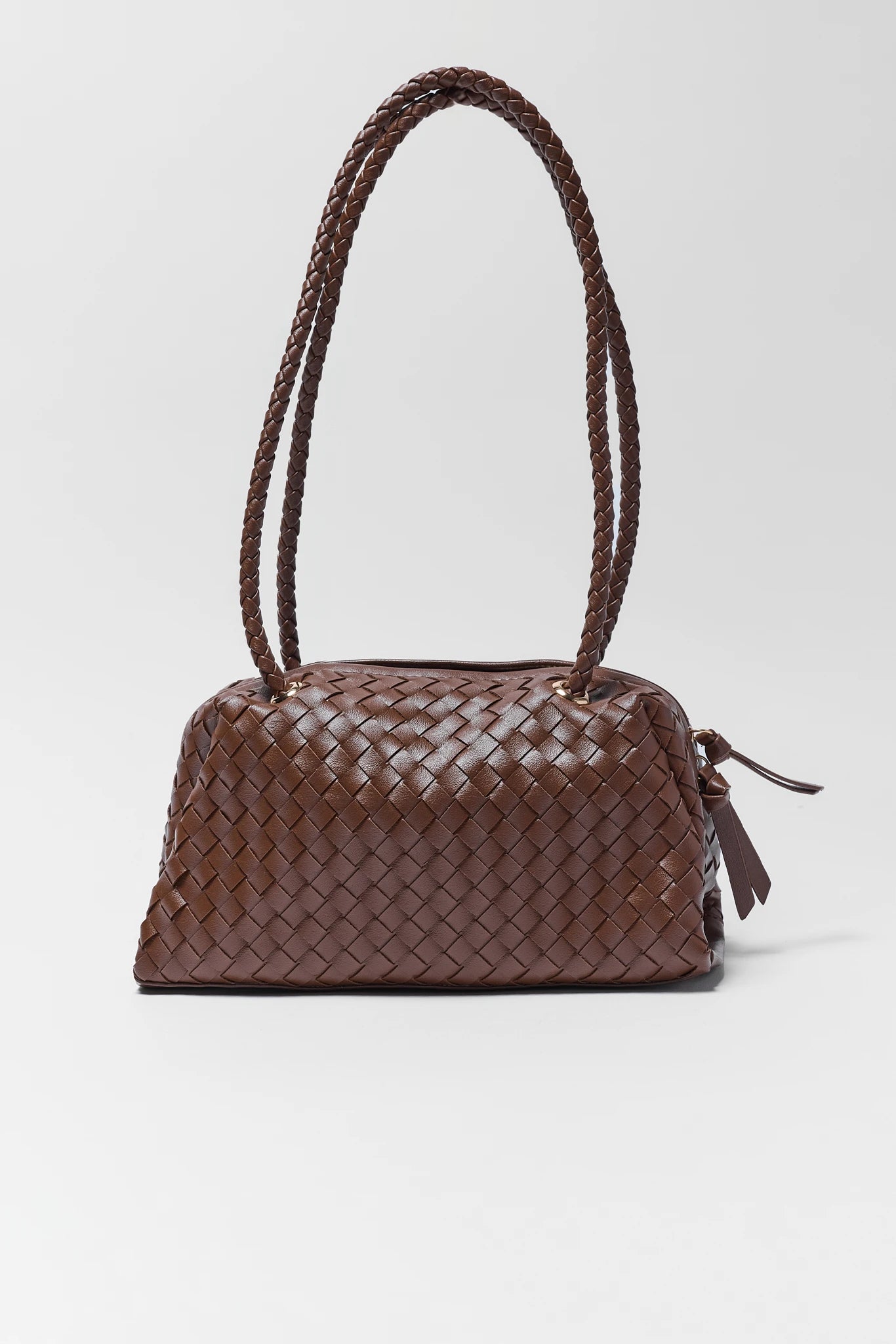 Tampilan detail Brown Woven Shoulder Bag warna cokelat elegan dari RAJAHOKI899