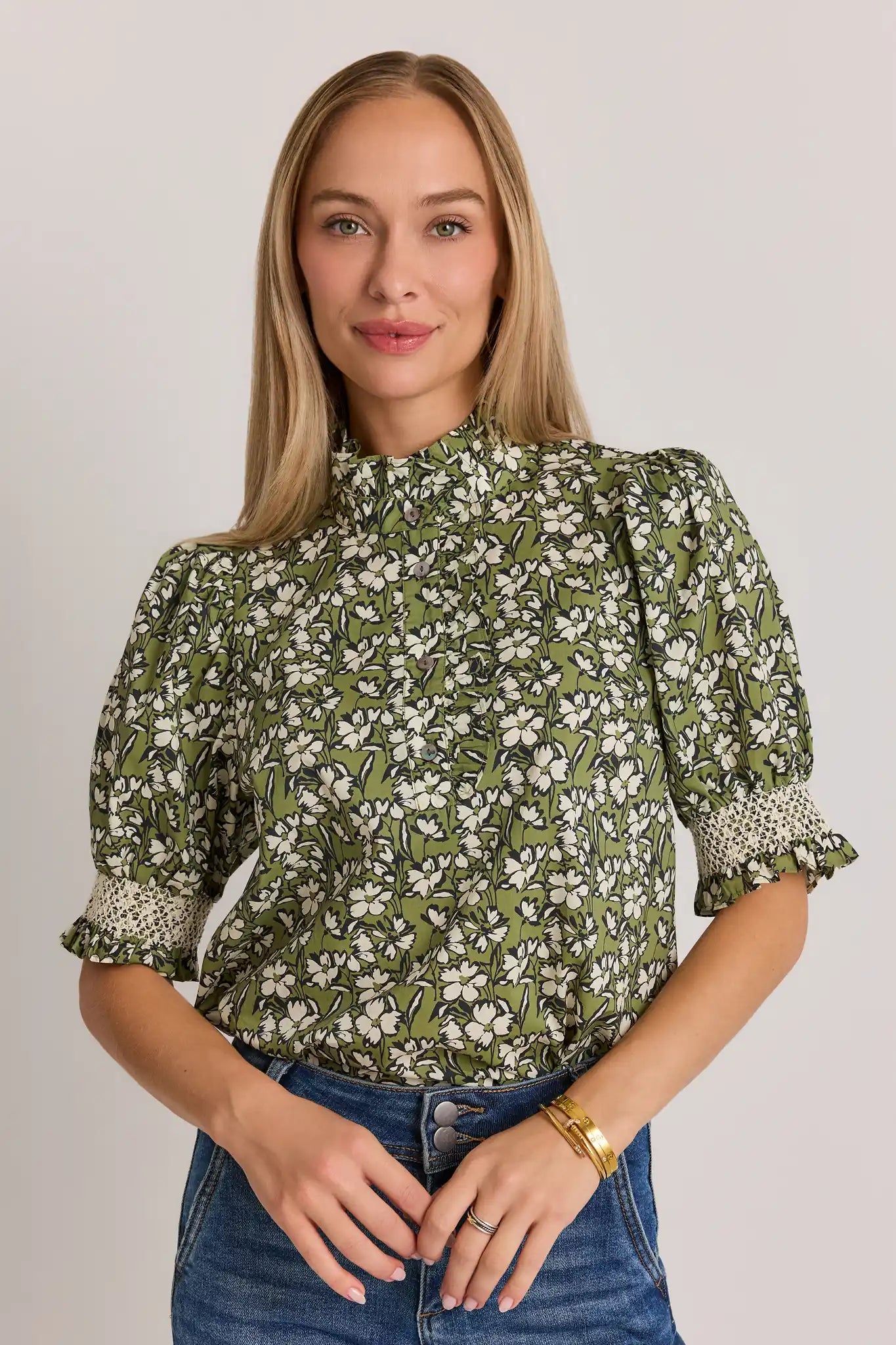 Green Floral Printed Ruffle Collar Top dari koleksi SUPERTOGEL