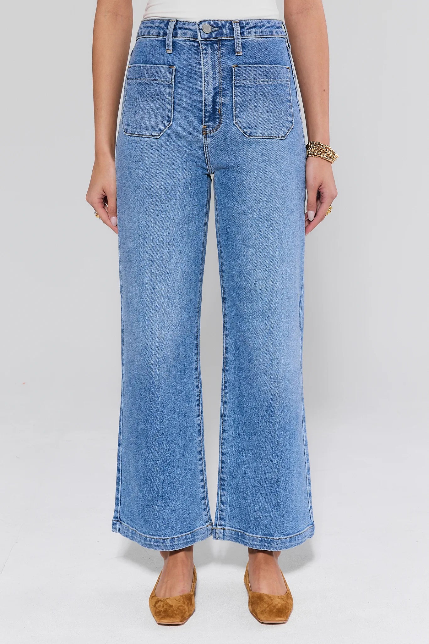 Kimberly Light Wash Patch Pocket Jeans wanita dari PK1SLOT