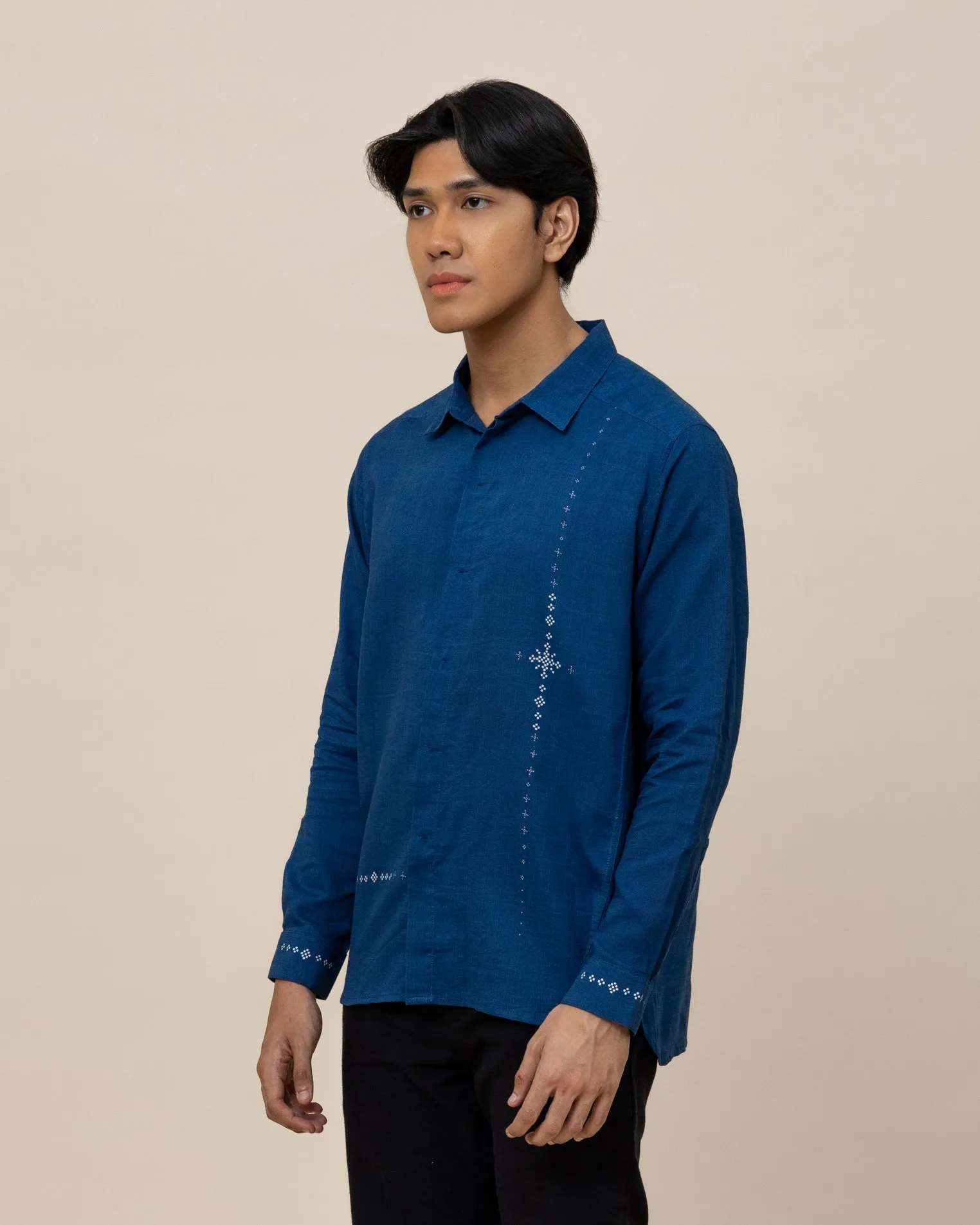RAJAHOKI899 Tailored Shirt Angkasa Langit Medium Blue warna biru medium