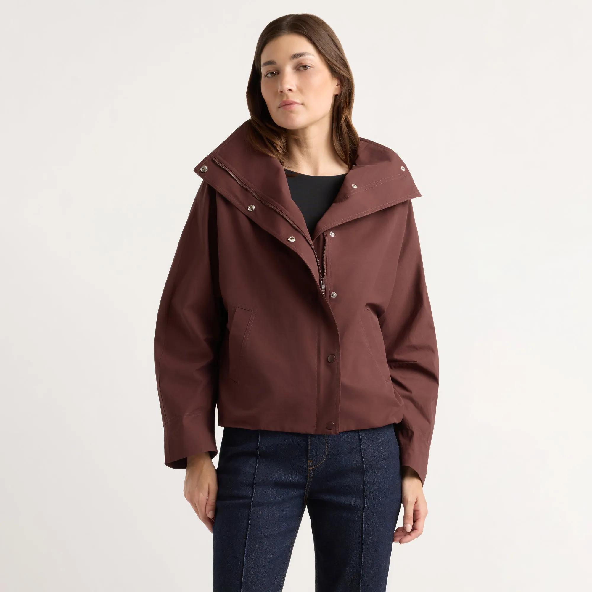Panduan memilih dan merawat jaket wanita yang stylish dan nyaman