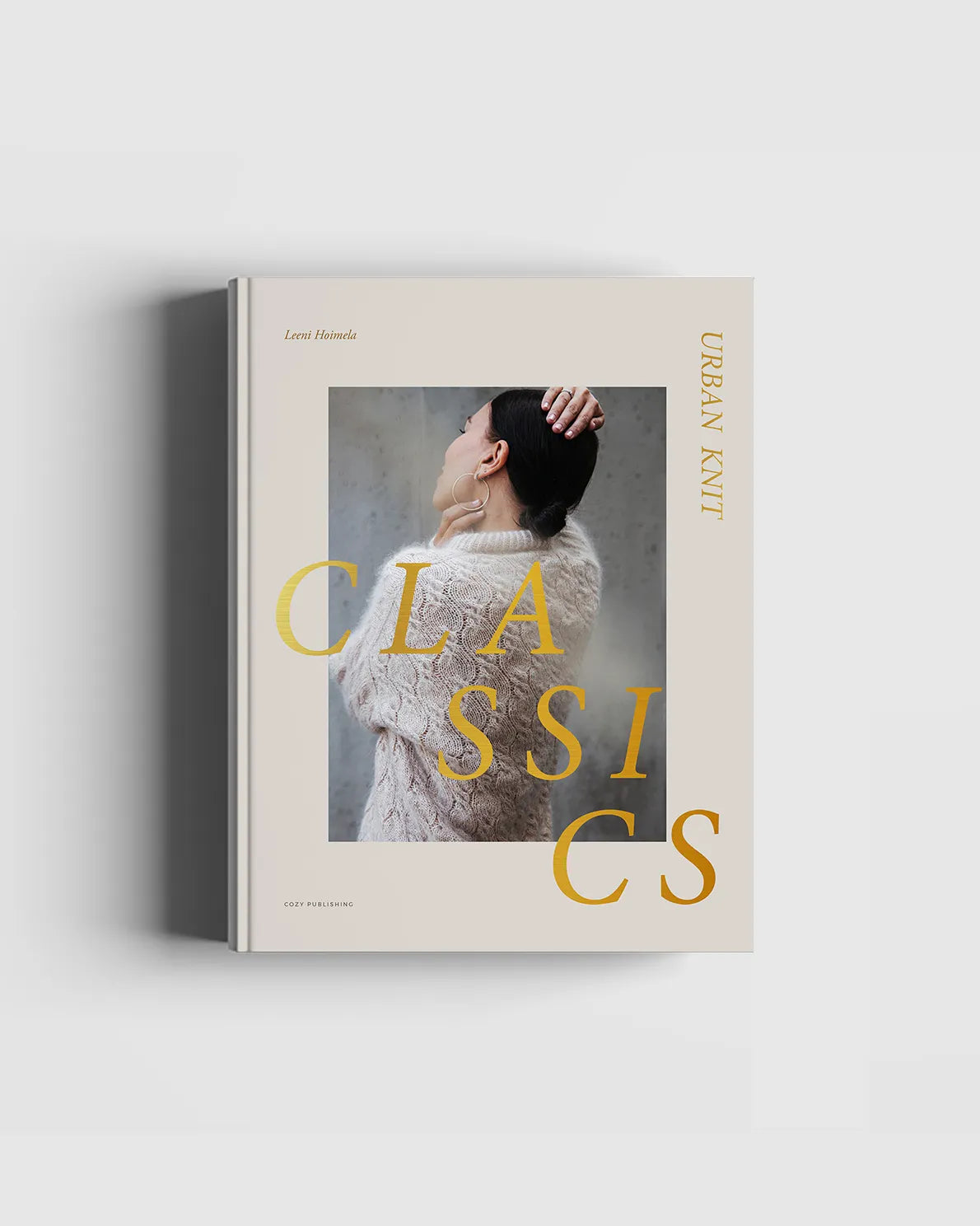 Cover buku Urban Knit Classics koleksi rajutan eksklusif MAHIRTOTO